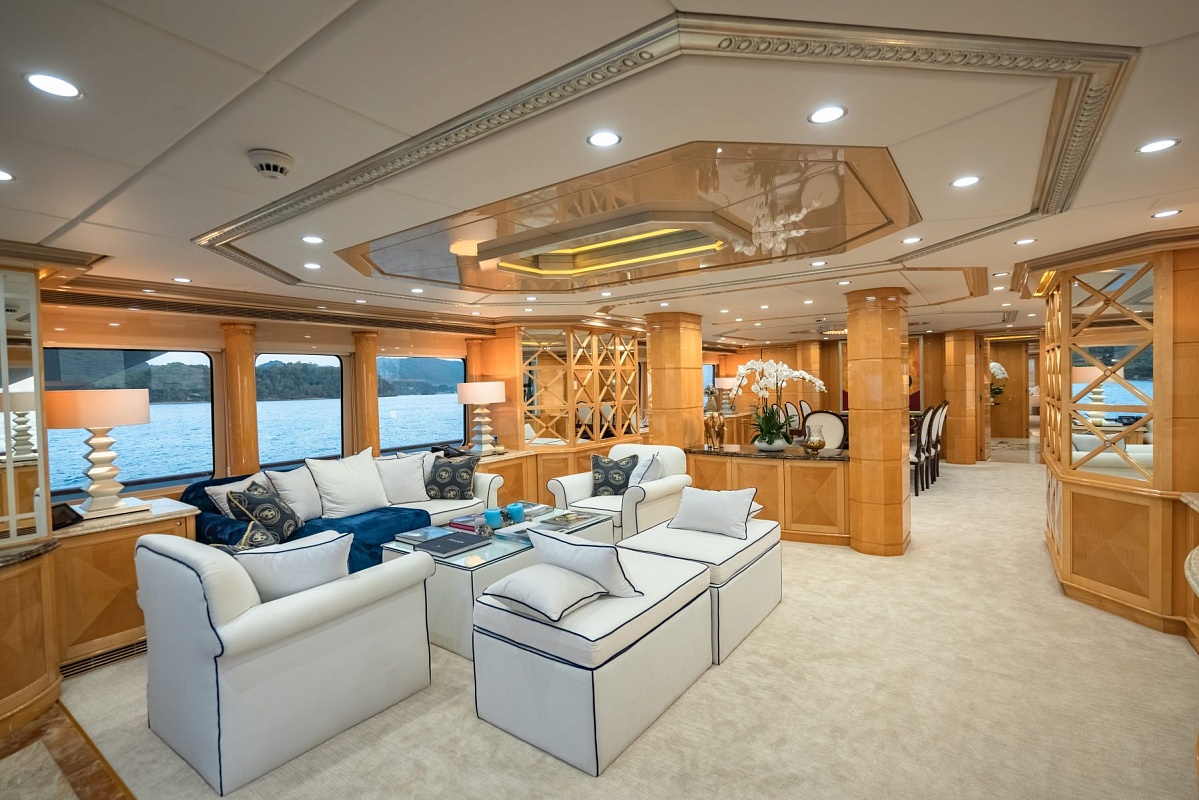 Аренда моторной яхты 	Heesen 129 Lady Azul на Пхукете